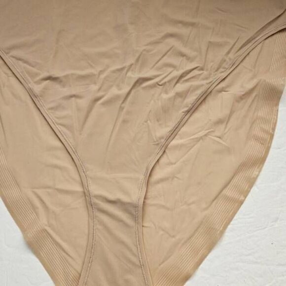SKIMS HI CUT BRIEF PANTY NWT - Picture 3 of 10